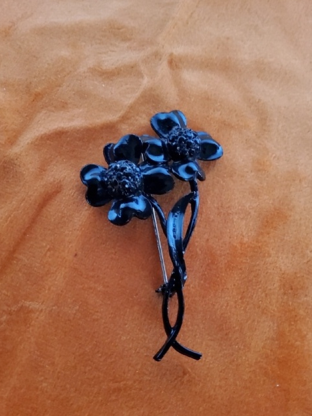Vintage Weiss Black Metal Flower Brooch.